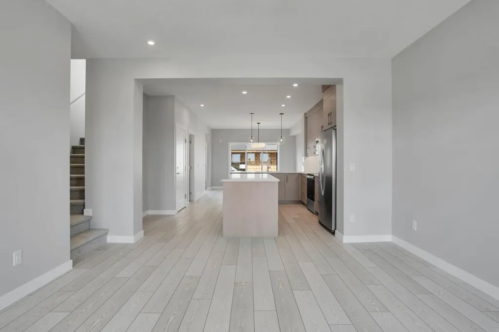 284 Huxbury View NE Calgary AB T2A 8C4