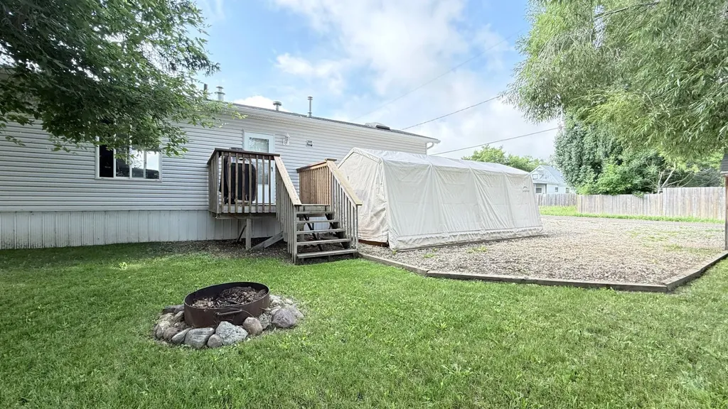 108 1 Street W Lashburn SK S0M 1H0