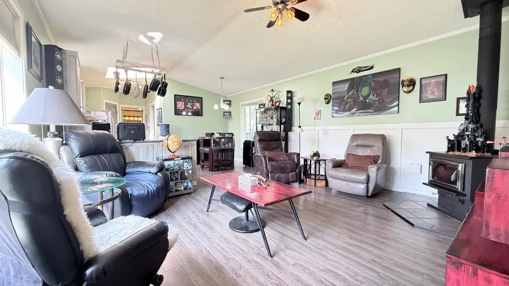 108 1 Street W Lashburn SK S0M 1H0