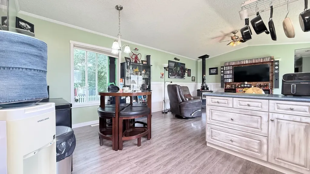 108 1 Street W Lashburn SK S0M 1H0