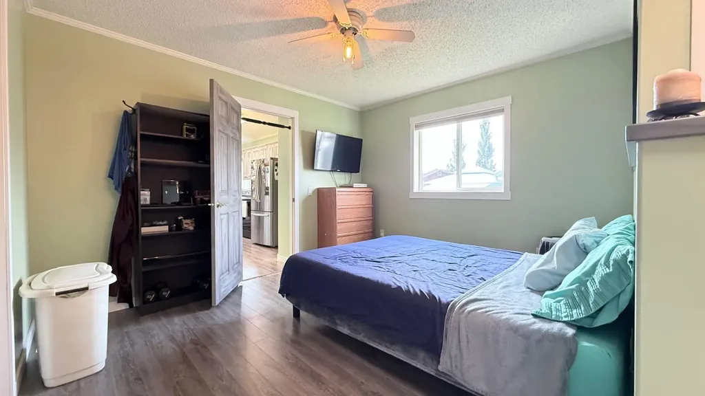108 1 Street W Lashburn SK S0M 1H0