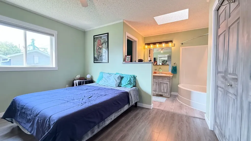 108 1 Street W Lashburn SK S0M 1H0