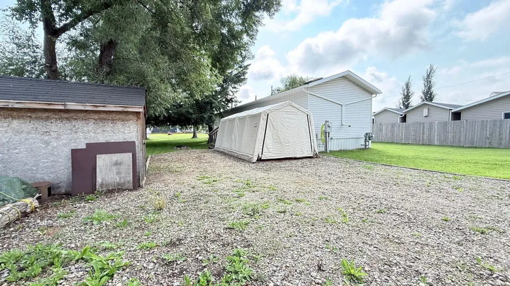 108 1 Street W Lashburn SK S0M 1H0