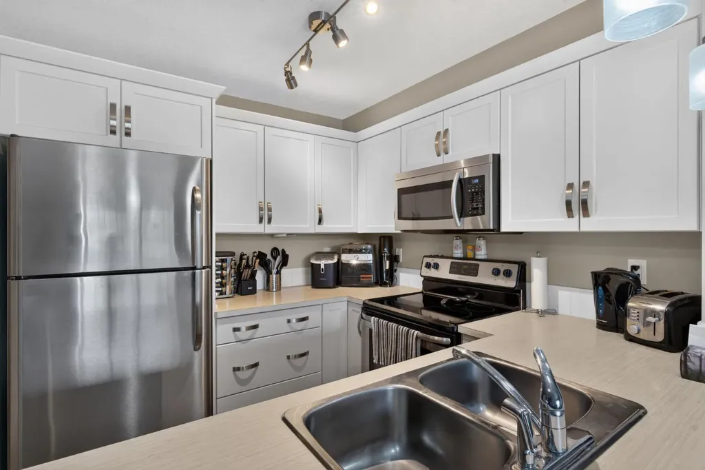 406 Cranberry Park SE Calgary AB T3M1Y9