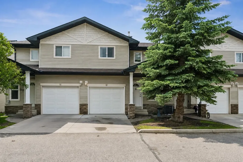 760 Railway Gate SW Airdrie AB T4B 3C5
