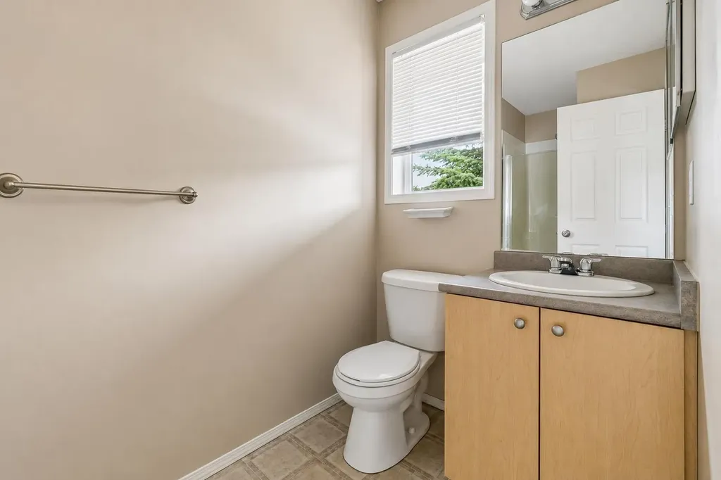 760 Railway Gate SW Airdrie AB T4B 3C5