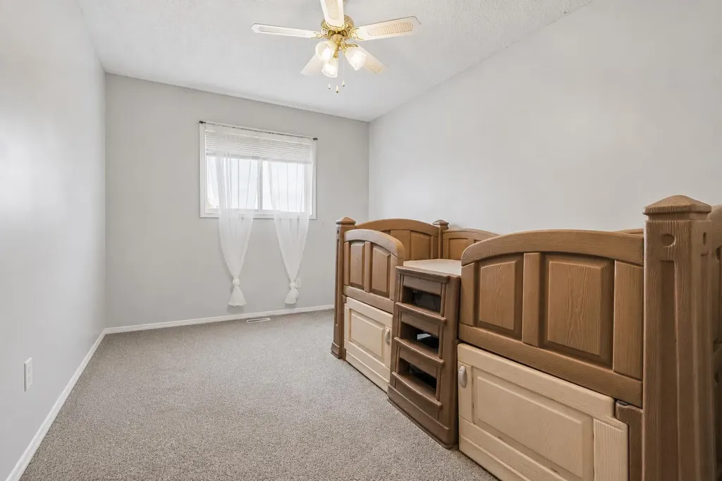 760 Railway Gate SW Airdrie AB T4B 3C5