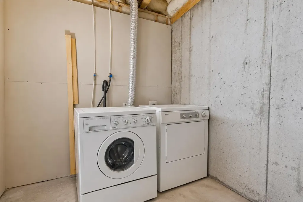 760 Railway Gate SW Airdrie AB T4B 3C5