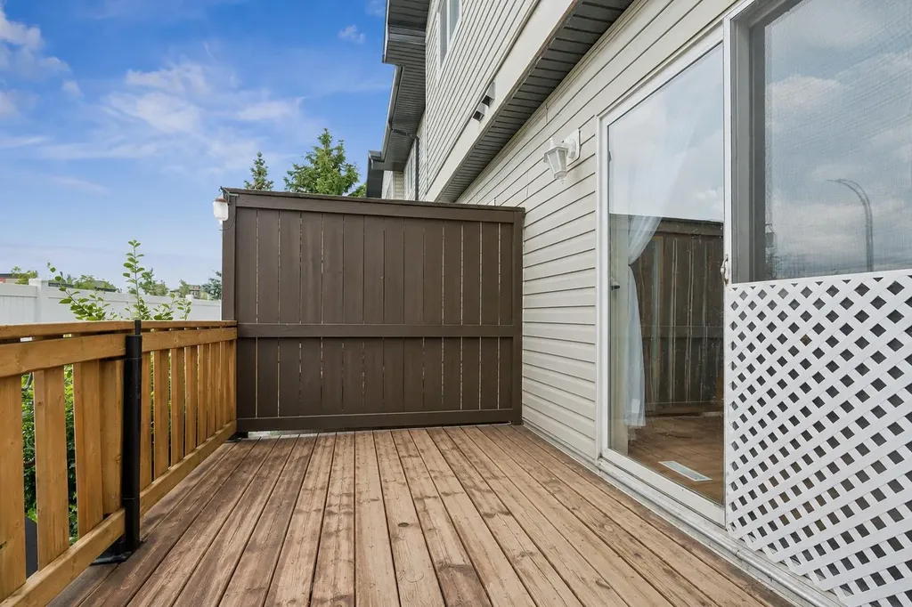 760 Railway Gate SW Airdrie AB T4B 3C5
