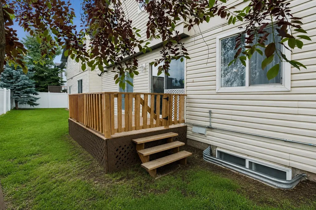 760 Railway Gate SW Airdrie AB T4B 3C5