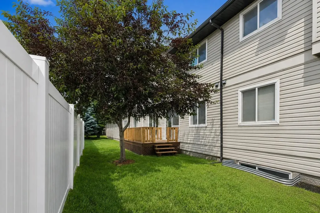 760 Railway Gate SW Airdrie AB T4B 3C5
