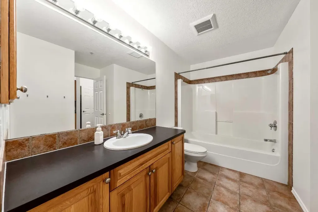 3650 Marda Link SW Calgary AB T2T 6G9
