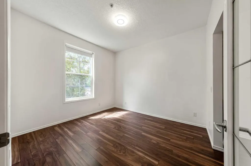 3650 Marda Link SW Calgary AB T2T 6G9