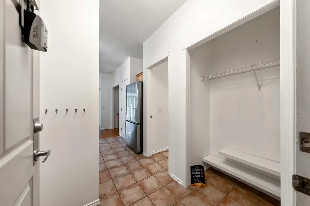 3650 Marda Link SW Calgary AB T2T 6G9