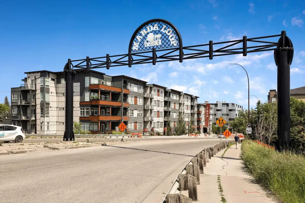 3650 Marda Link SW Calgary AB T2T 6G9