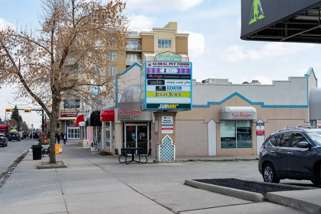 3650 Marda Link SW Calgary AB T2T 6G9