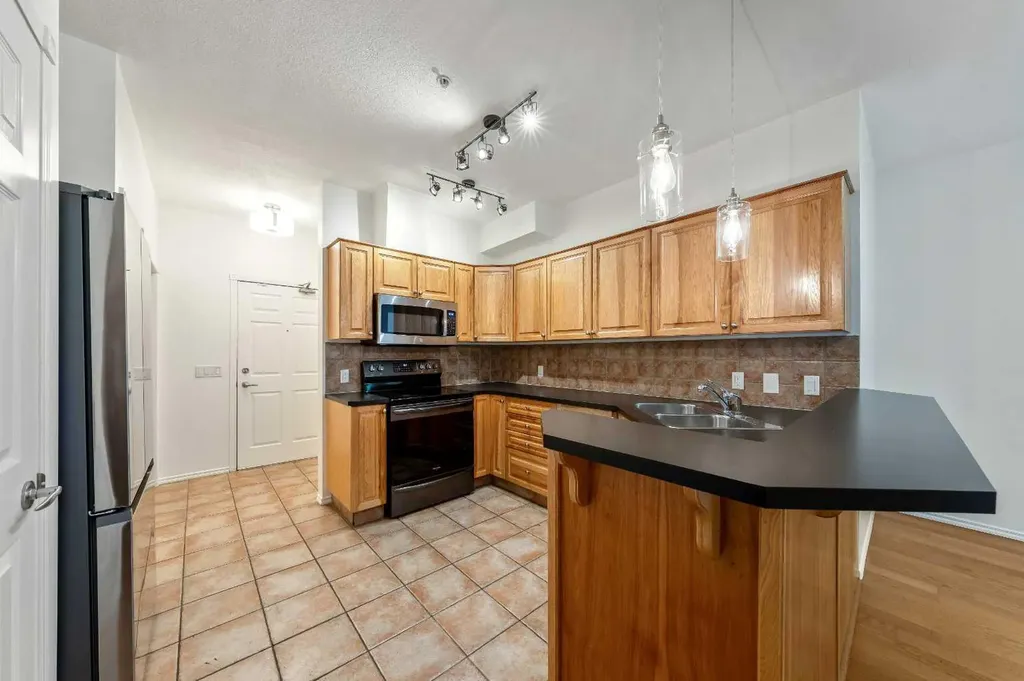 3650 Marda Link SW Calgary AB T2T 6G9
