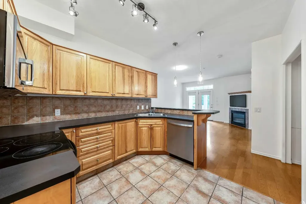 3650 Marda Link SW Calgary AB T2T 6G9