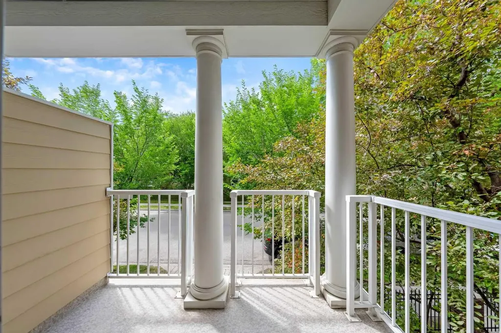 3650 Marda Link SW Calgary AB T2T 6G9