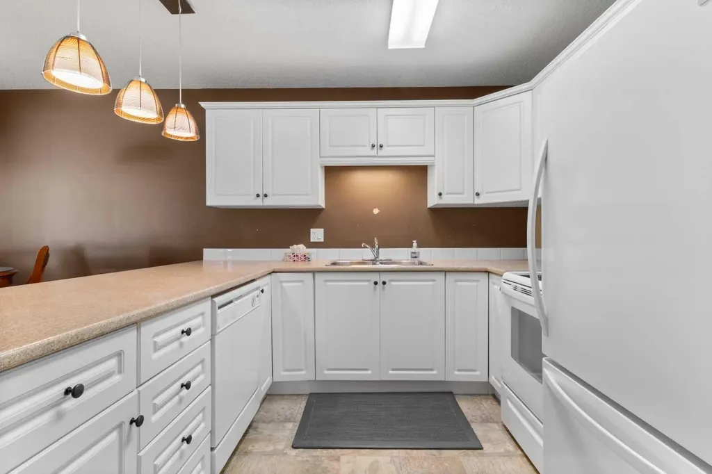 2821 Botterill Crescent Red Deer AB T4R 2E5