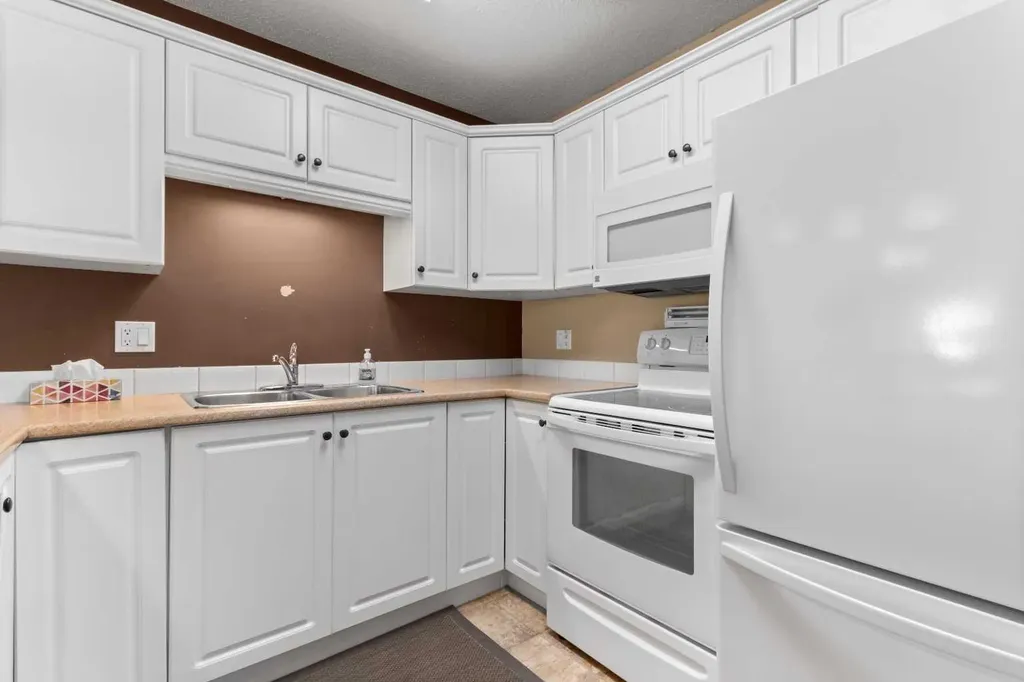 2821 Botterill Crescent Red Deer AB T4R 2E5