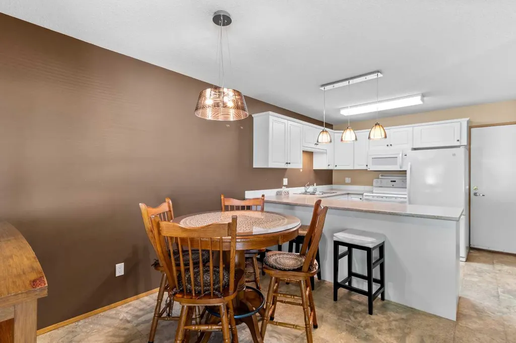 2821 Botterill Crescent Red Deer AB T4R 2E5