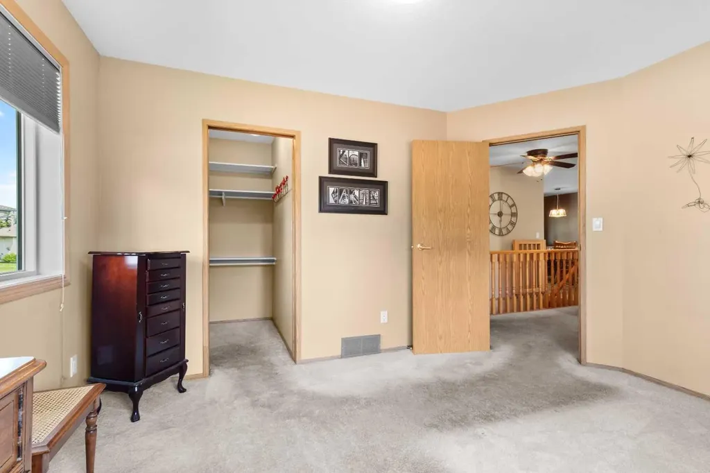 2821 Botterill Crescent Red Deer AB T4R 2E5