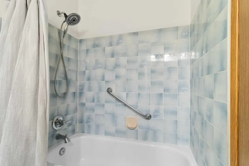 2821 Botterill Crescent Red Deer AB T4R 2E5