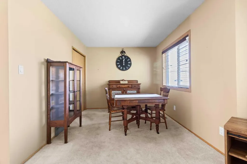 2821 Botterill Crescent Red Deer AB T4R 2E5
