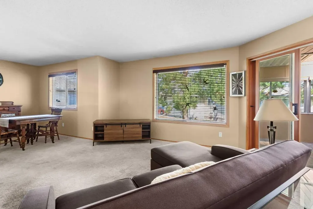 2821 Botterill Crescent Red Deer AB T4R 2E5