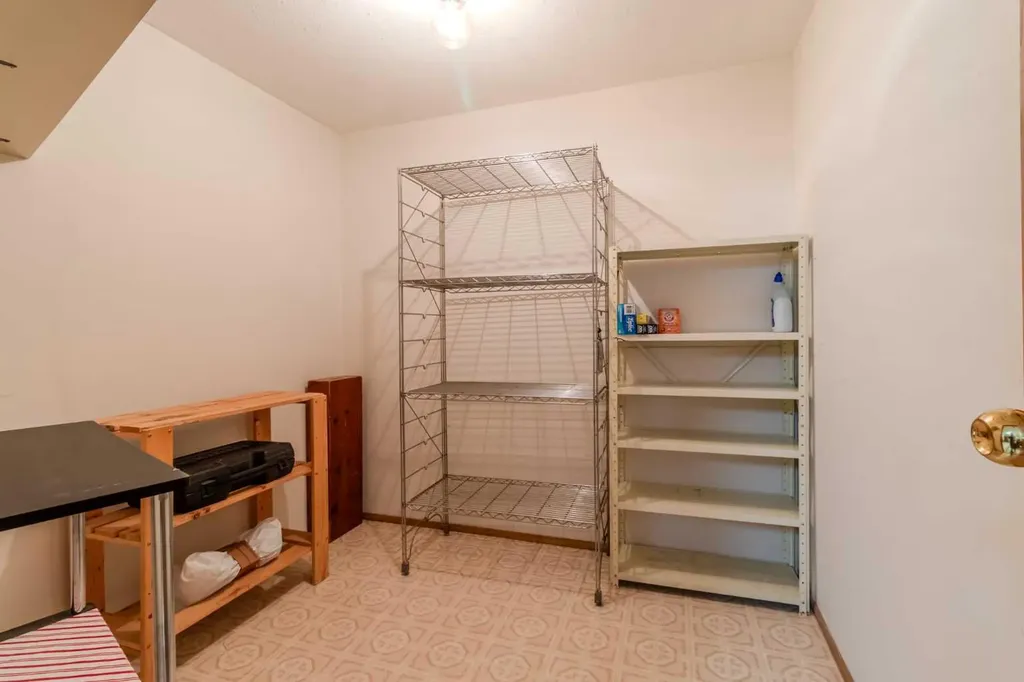2821 Botterill Crescent Red Deer AB T4R 2E5