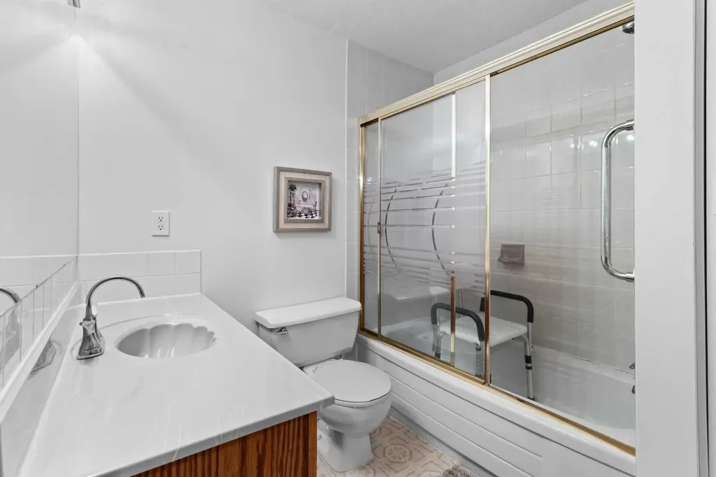 2821 Botterill Crescent Red Deer AB T4R 2E5