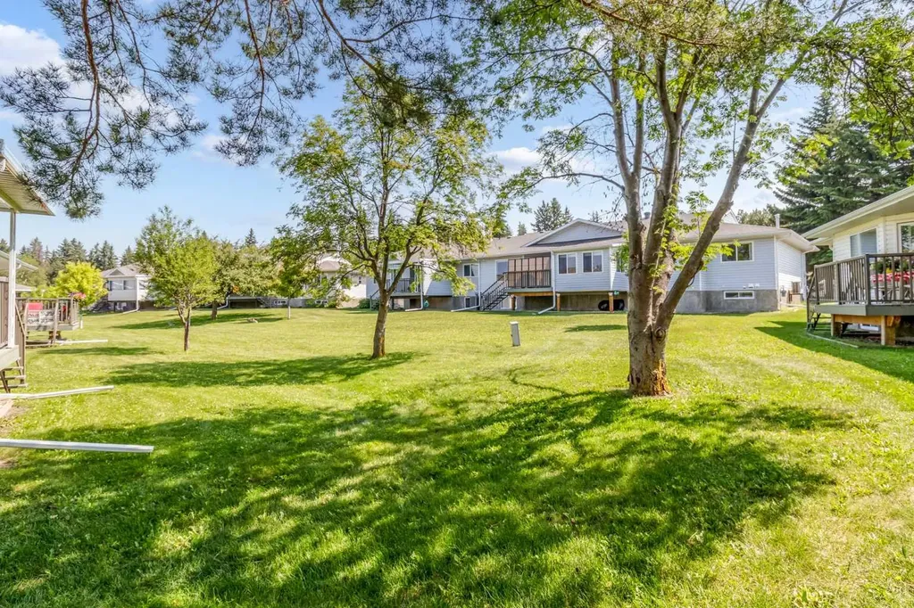 2821 Botterill Crescent Red Deer AB T4R 2E5