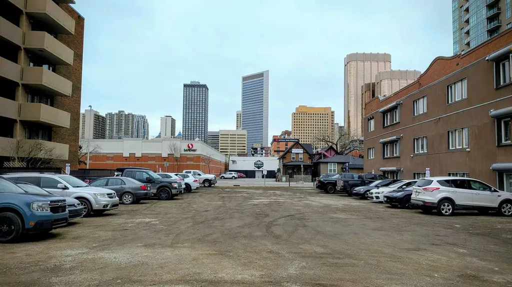 805 12 Avenue SW Calgary AB T2R 0J1