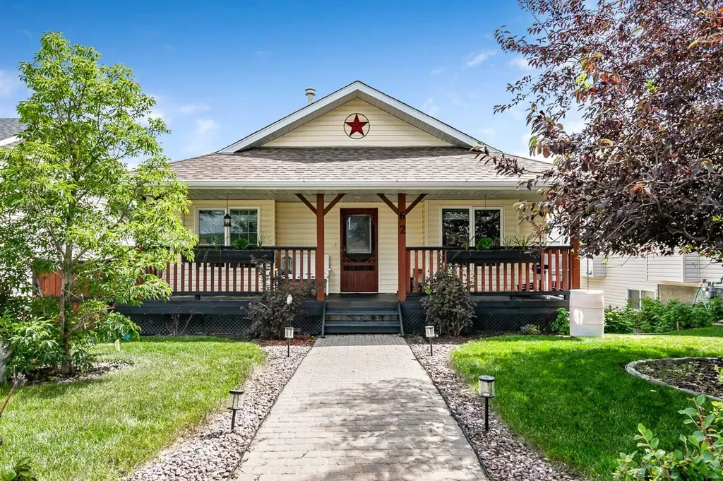 62 Westland Street Okotoks AB T1S 2C2