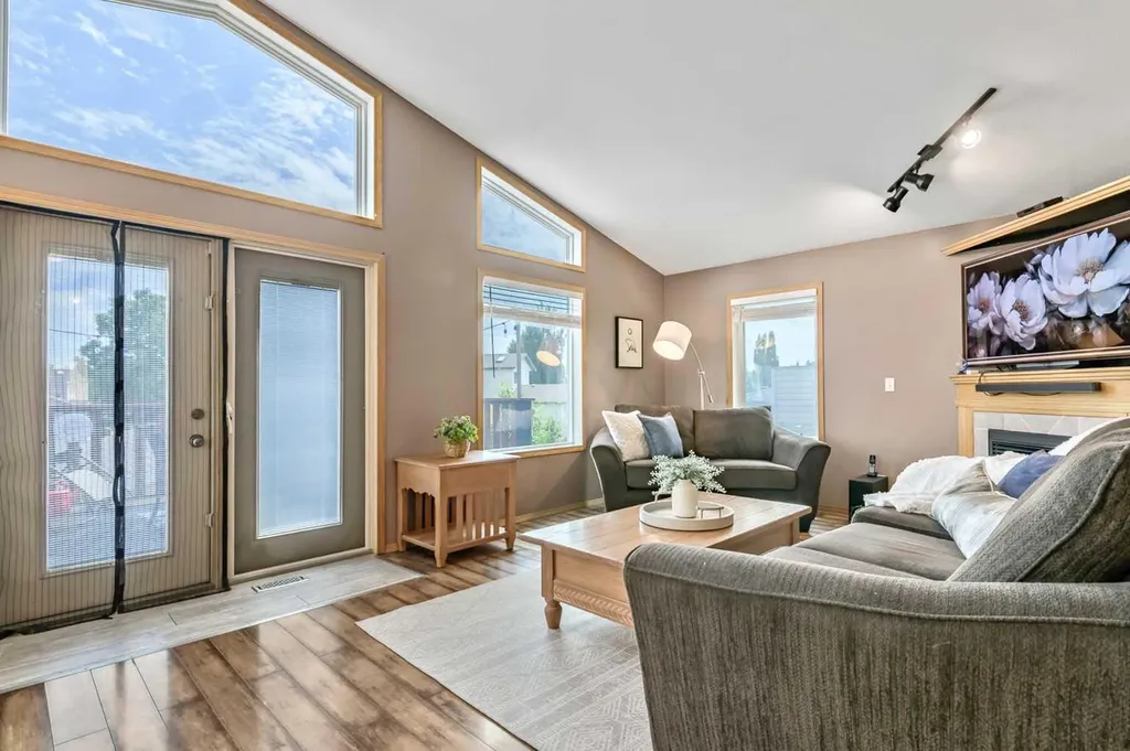 62 Westland Street Okotoks AB T1S 2C2