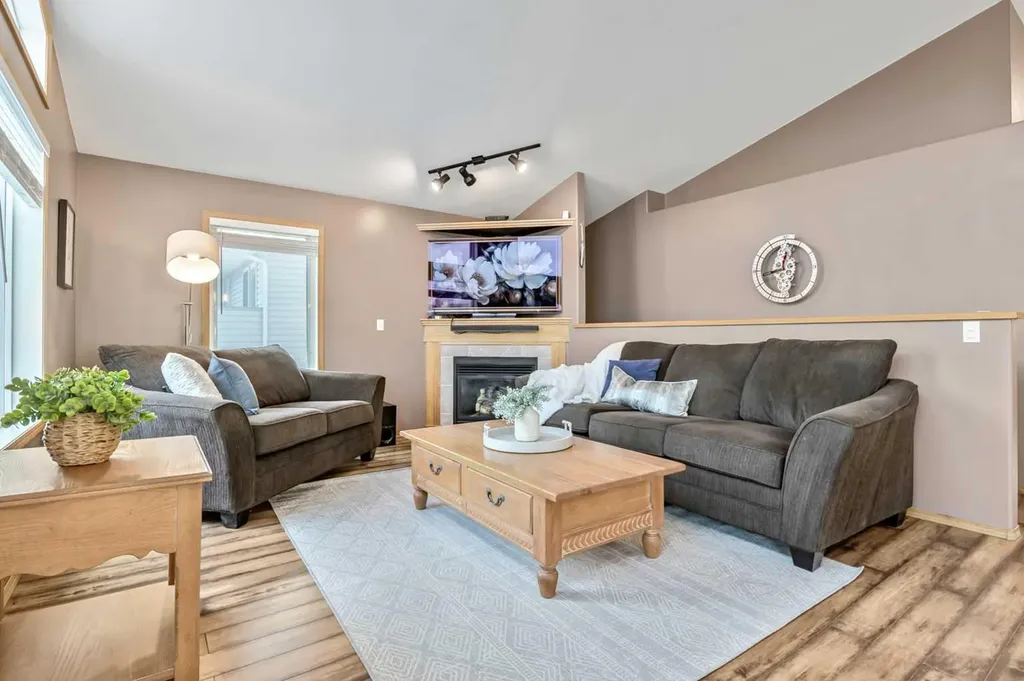 62 Westland Street Okotoks AB T1S 2C2