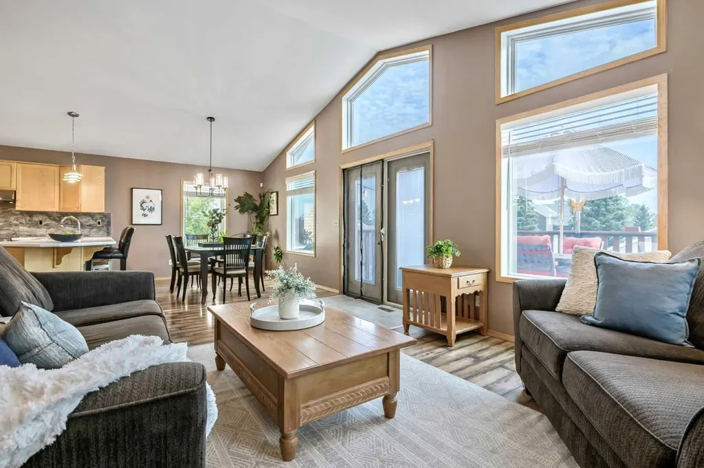 62 Westland Street Okotoks AB T1S 2C2