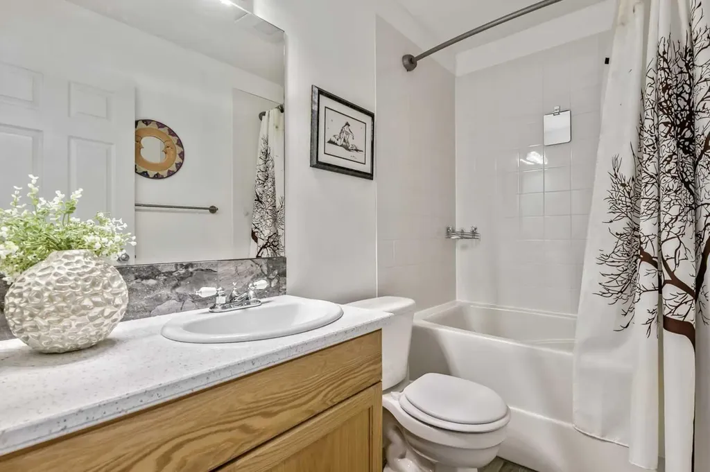 62 Westland Street Okotoks AB T1S 2C2