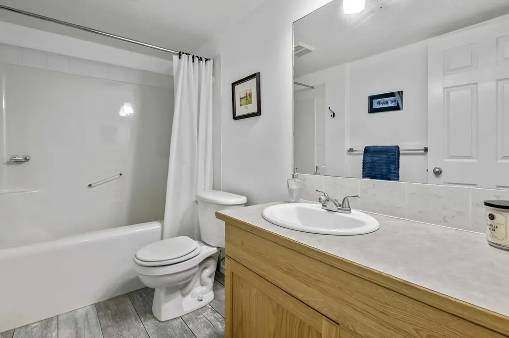 62 Westland Street Okotoks AB T1S 2C2