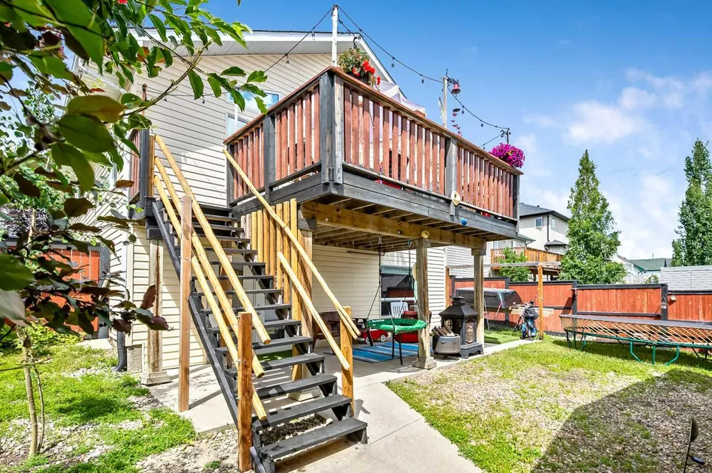 62 Westland Street Okotoks AB T1S 2C2