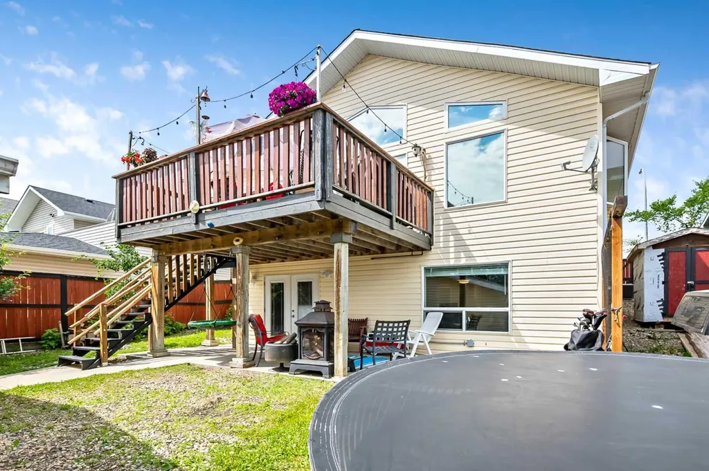 62 Westland Street Okotoks AB T1S 2C2