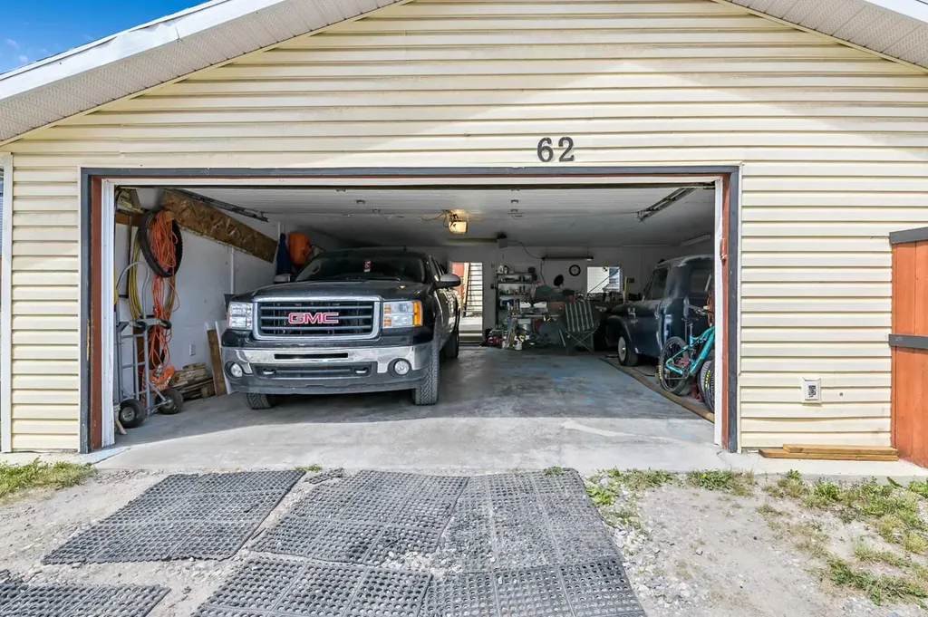 62 Westland Street Okotoks AB T1S 2C2