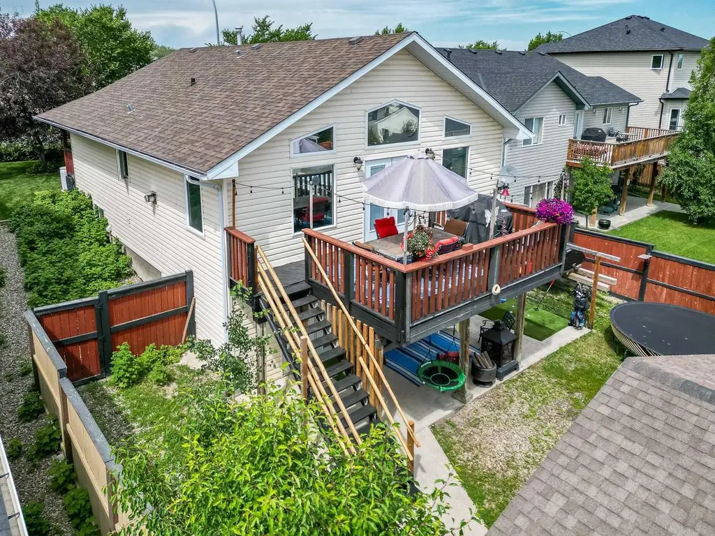 62 Westland Street Okotoks AB T1S 2C2