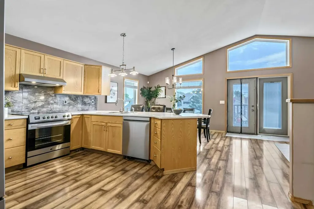 62 Westland Street Okotoks AB T1S 2C2