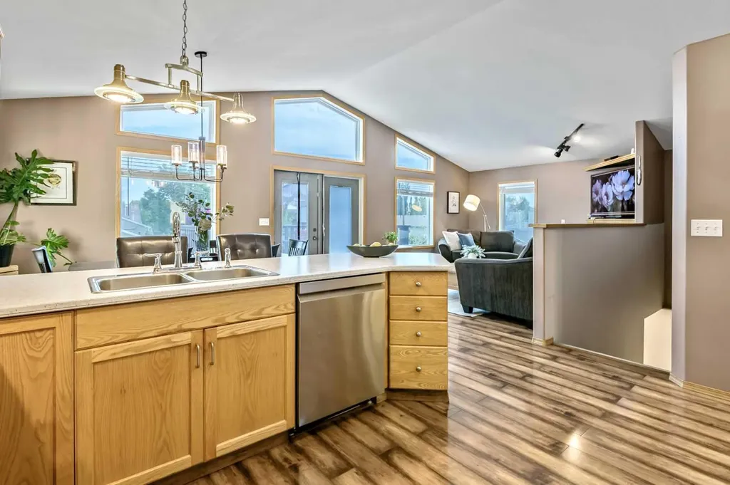62 Westland Street Okotoks AB T1S 2C2