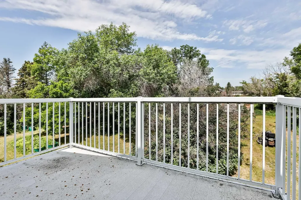 433 5 Avenue Stirling AB T0K 2E0