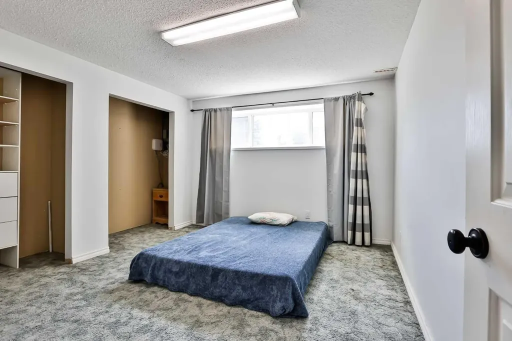 433 5 Avenue Stirling AB T0K 2E0