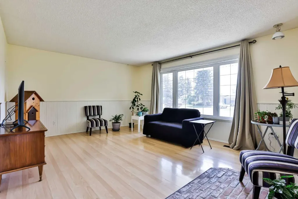 433 5 Avenue Stirling AB T0K 2E0