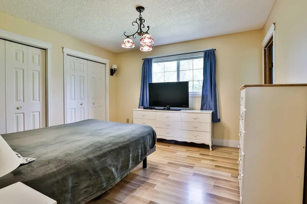 433 5 Avenue Stirling AB T0K 2E0